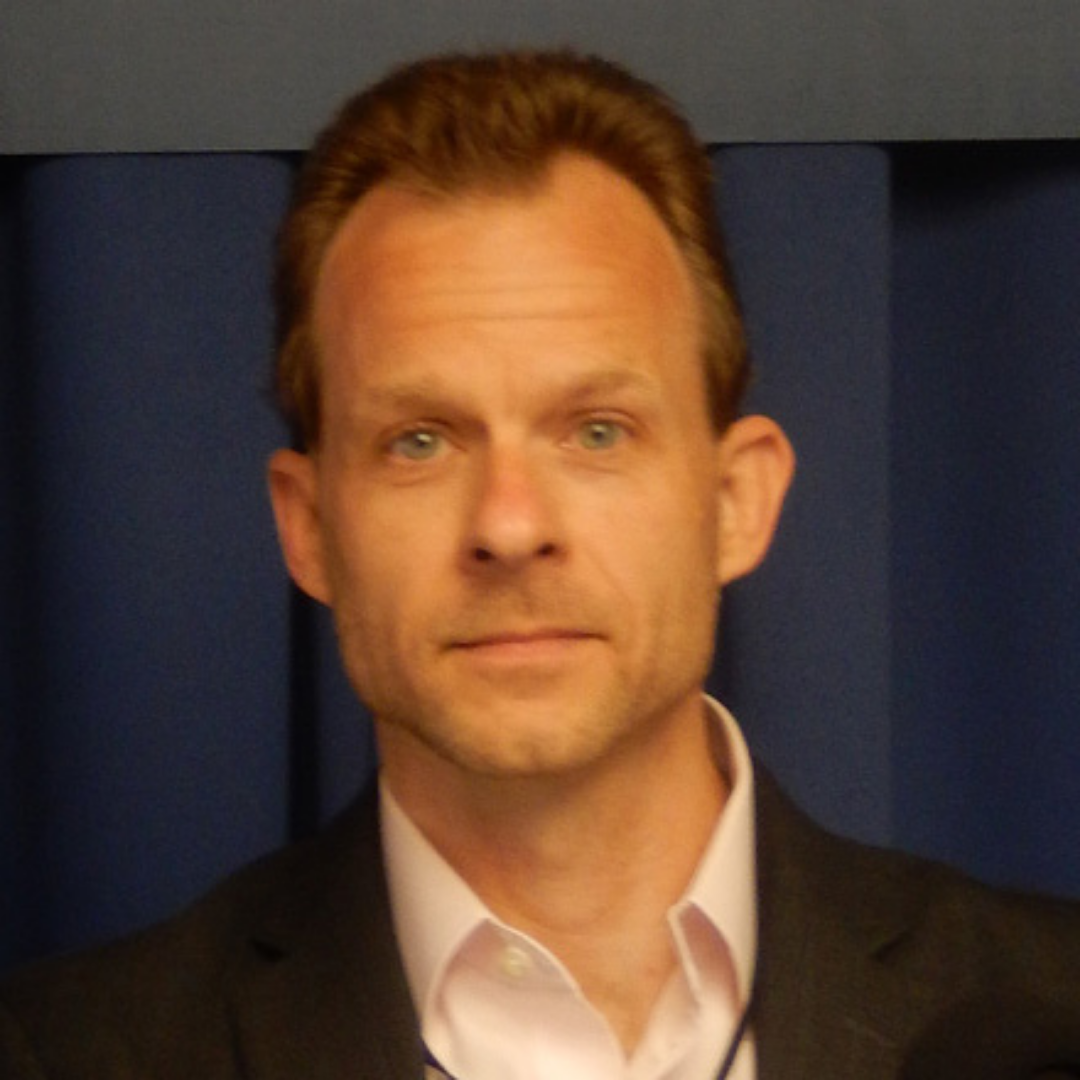Scott Dineen Headshot